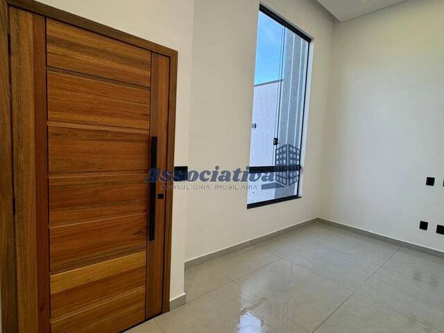 #1808 - Casa para Venda em Taubaté - SP - 2
