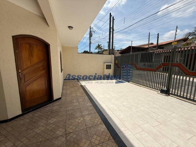 #1943 - Casa para Venda em Taubaté - SP - 2