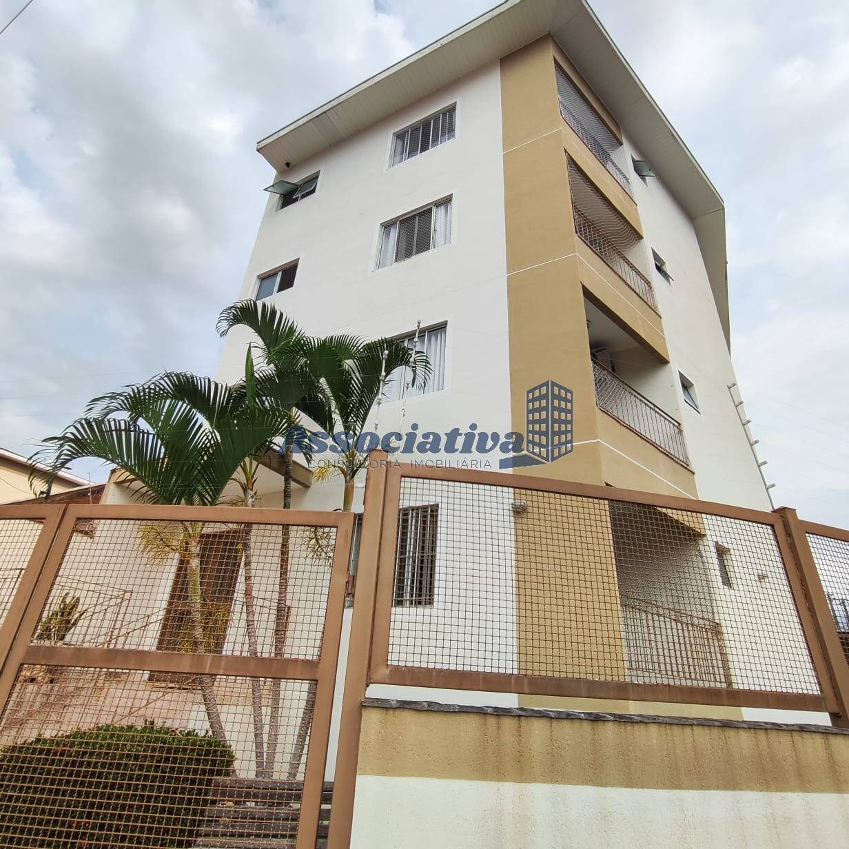 Apartamento, 3 quartos, 100 m² - Foto 1