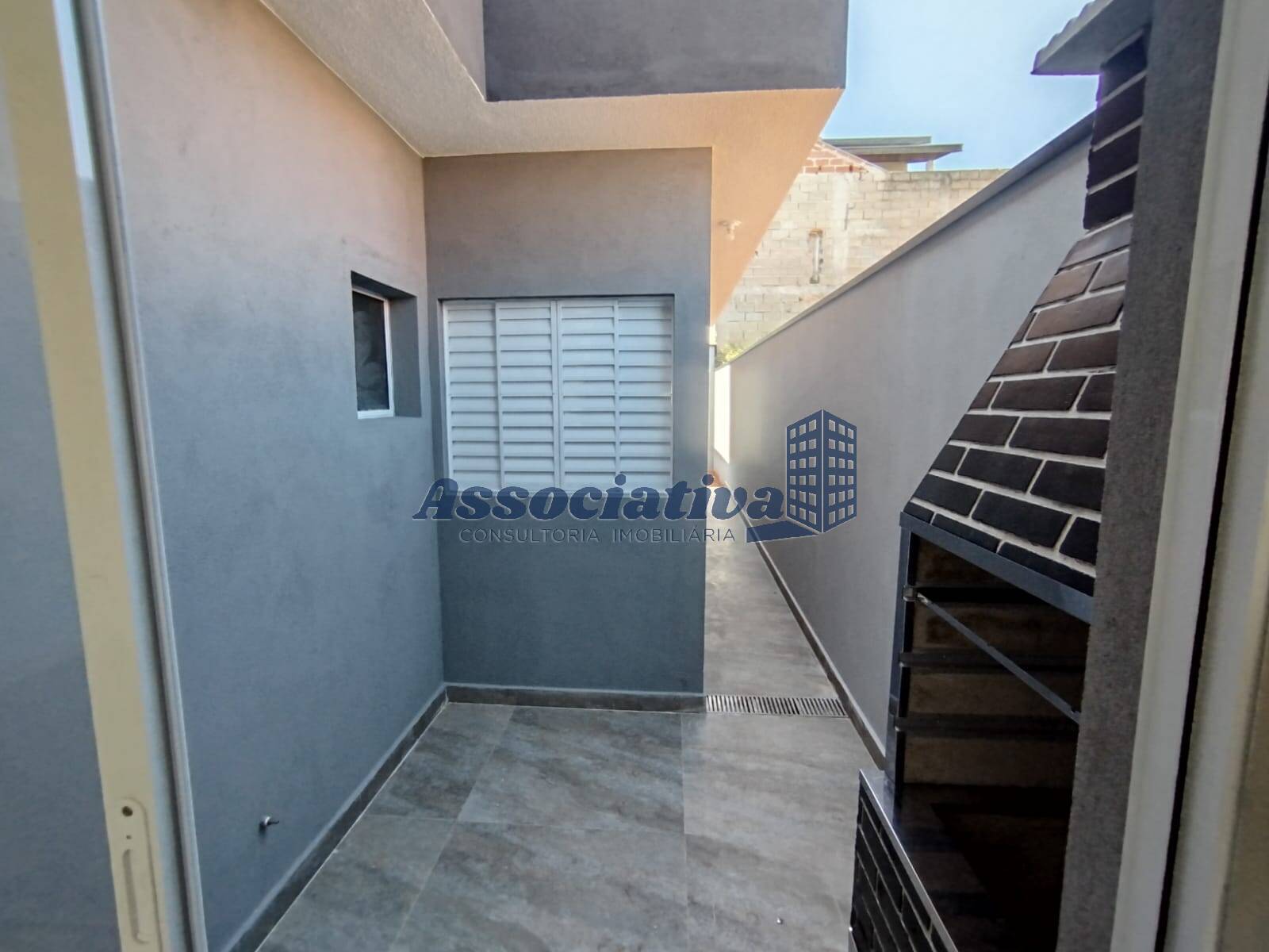 Casa à venda com 2 quartos, 74m² - Foto 5