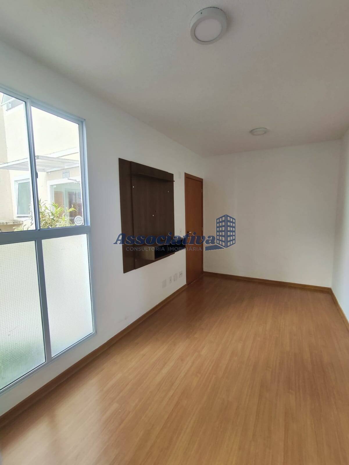 Apartamento à venda com 2 quartos, 42m² - Foto 2