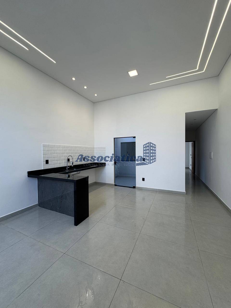 Casa à venda com 2 quartos, 71m² - Foto 6