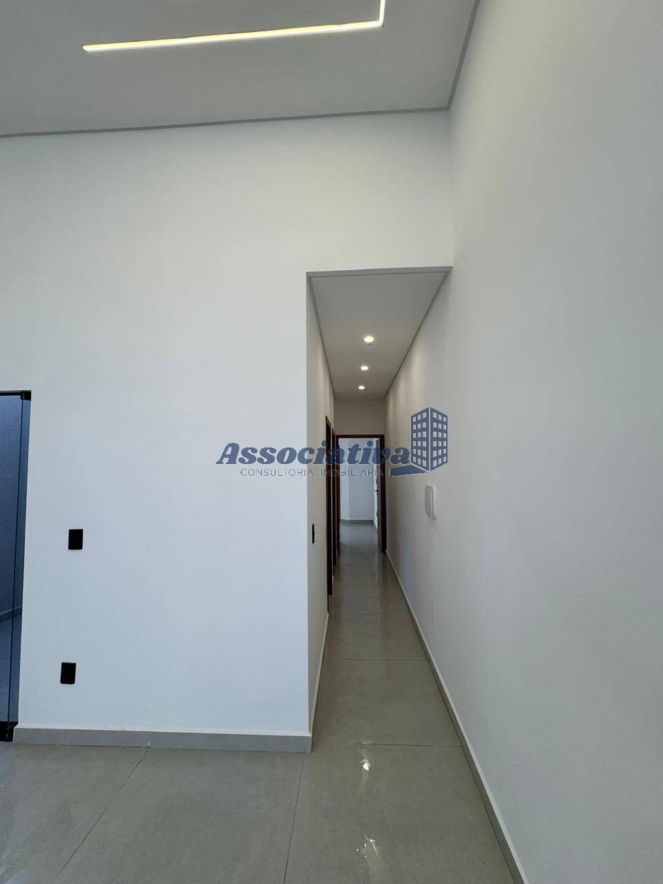 Casa à venda com 2 quartos, 71m² - Foto 9