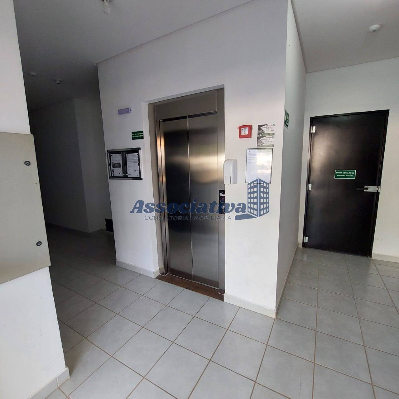 Apartamento à venda com 2 quartos, 61m² - Foto 5