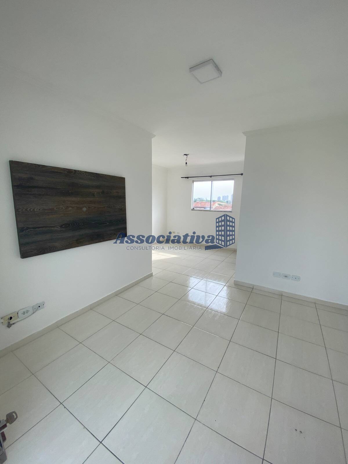 Apartamento à venda com 2 quartos, 72m² - Foto 2
