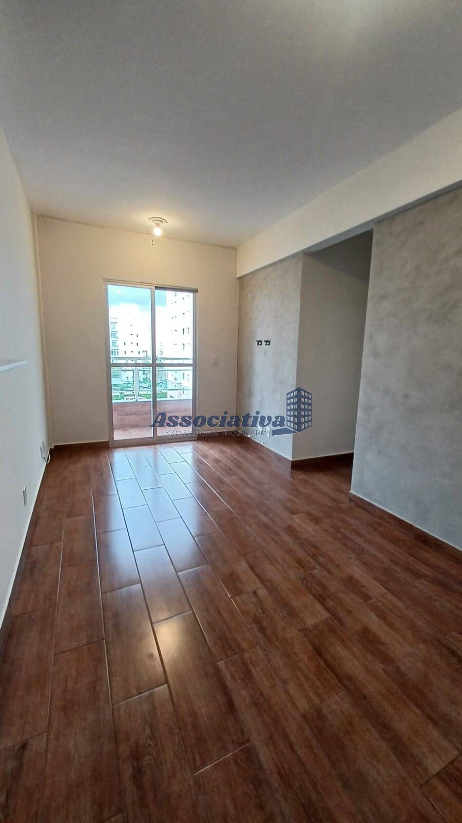 Apartamento à venda com 3 quartos, 72m² - Foto 1
