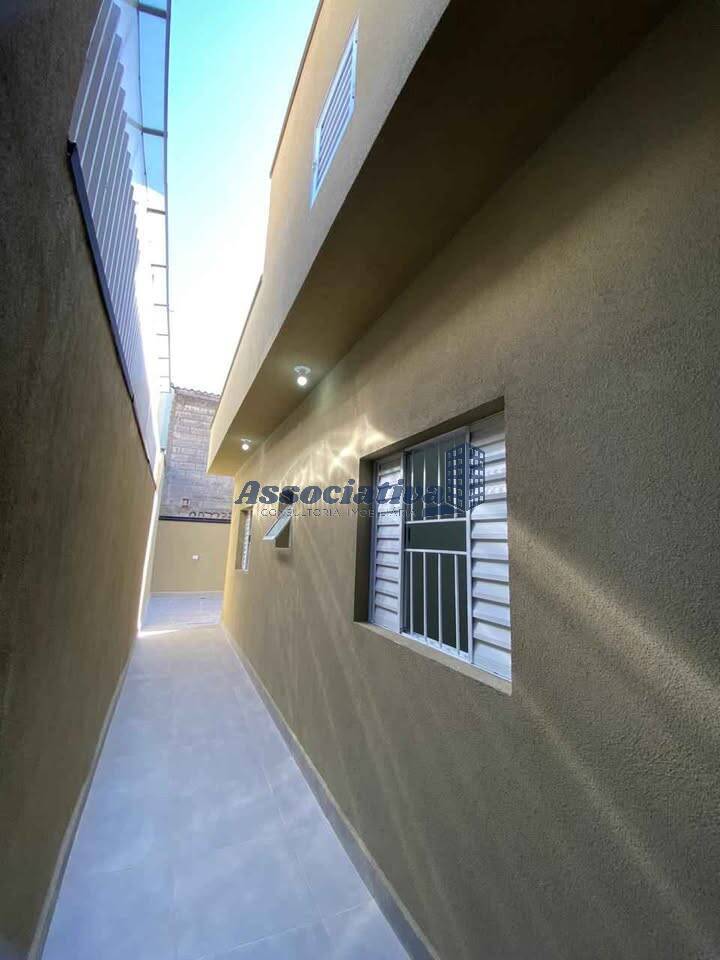 Casa à venda com 2 quartos, 69m² - Foto 4